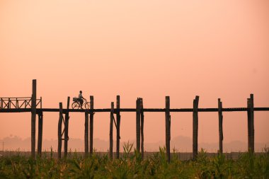 Günbatımı Bridge'de U-olmak