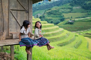 Ethnic minority children in Mucangchai