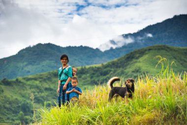 Oğulları kadınla etnik azınlık