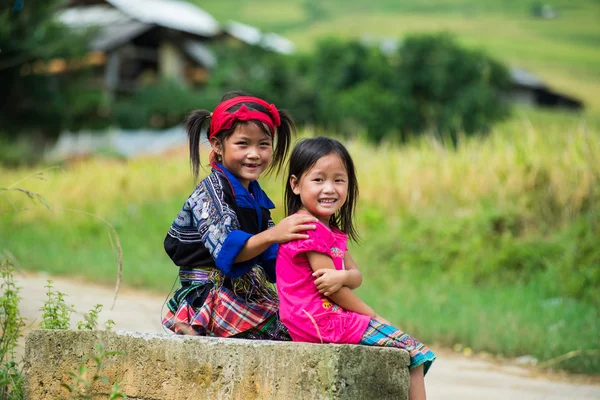 Unidentified H'mong ethnic minority children — Stock Photo, Image