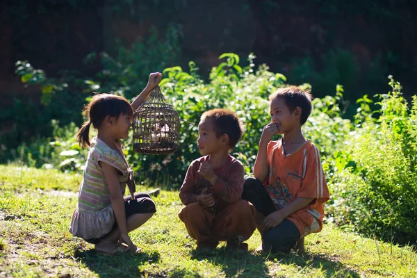 Tres niños étnicos — Foto de Stock