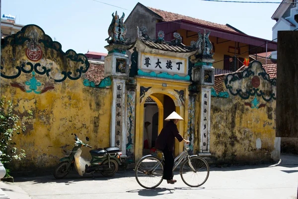 Hoian sokak satıcısı