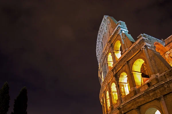 Colosseum by night — Stock Photo, Image