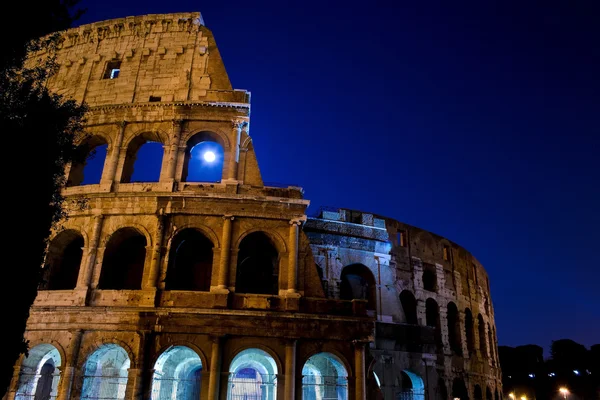 Colosseum by night — Stock Photo, Image