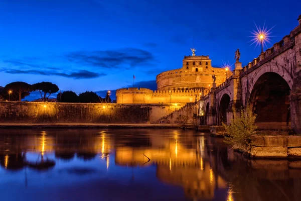 Castel Sant'Angelo της Ρώμης τη νύχτα — Φωτογραφία Αρχείου