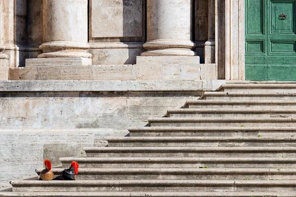 Ancient Roman Helmets on Steps — Stock Photo, Image