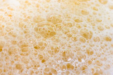 Bira köpük kapatın