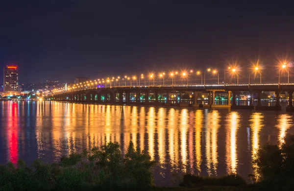 Ponte grande di notte — Foto Stock