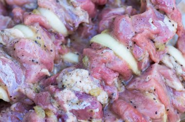 arka plan çiğ et mangal için hazırlanan