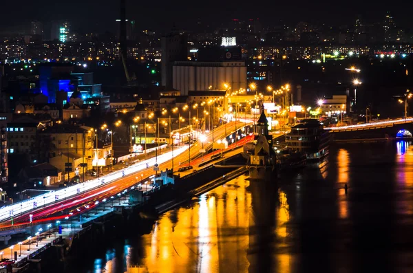 Kiev cidade na Ucrânia à noite — Fotografia de Stock