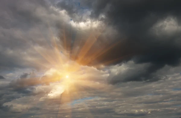 Beautiful Clouds and sun — Stock Photo, Image