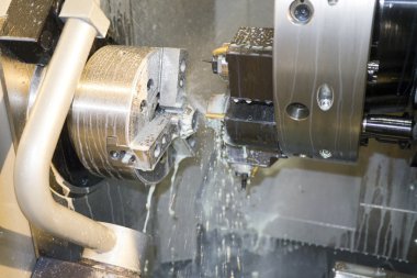 Cnc torna ile soğutucu üzerinde ayrıntılı işleme