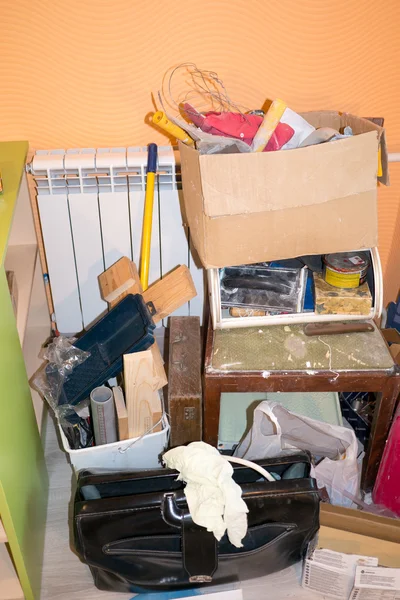 Tempat sampah di apartemen setelah renovasi — Stok Foto