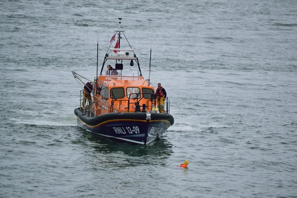 Rnli filika Kuzey Devon sahil üzerinde 