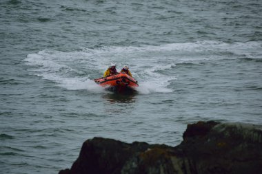 Rnli filika Kuzey Devon sahil üzerinde 