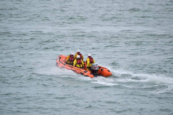 Rnli filika Kuzey Devon sahil üzerinde 