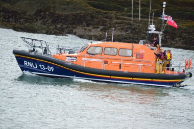 Rnli filika Kuzey Devon sahil üzerinde 