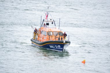 Rnli filika Kuzey Devon sahil üzerinde 