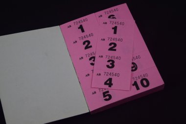 Pembe çekiliş bilet kitap. 