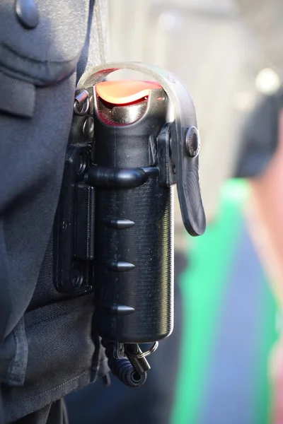 1 / 11 / 2014 - Bideford, Devon - spray de pimienta de la policía —  Fotos de Stock