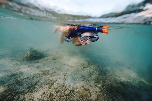 Closeup Shot Young Woman Snorkeling — Stock Photo, Image