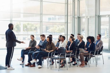 Bütün seyircileri büyüledi.