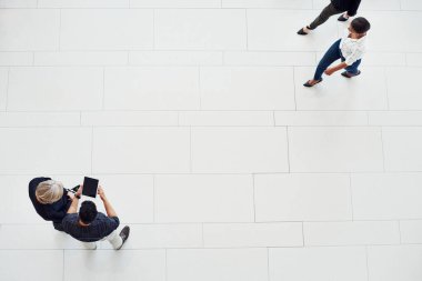 Burada herkes her zaman akıllıca hareket eder.