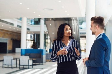 Her şeyi çözmüş.