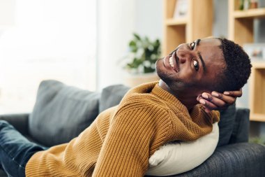 Bugünün tadını tek başıma çıkarıyorum.