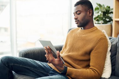 İnternette her zaman okumaya değer bir şey vardır.