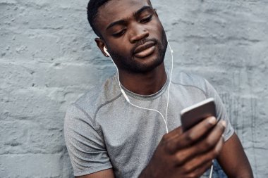 Koşarken hangi şarkıları dinlemeliyim?