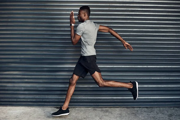 Vücudunu ve performansını geliştirmeye çalış.