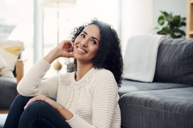 Bugün her zaman hayalini kurduğu o mükemmel cumartesilerden biri.