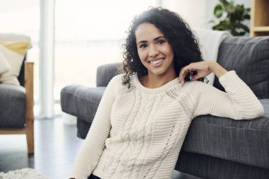 Yalnız olmak bana farklı bir mutluluk veriyor.