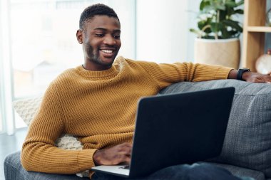 İnternette her zaman aradığım şeyi bulurum.