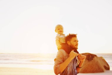 Plaj günleri çocukluğun en önemli anları.