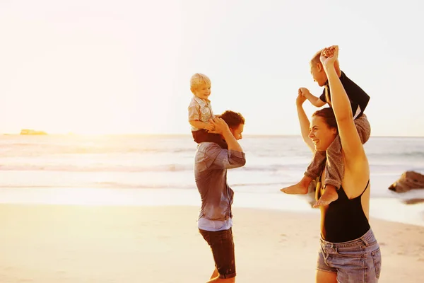 Der Sommer ist nicht komplett ohne einen Strandtag — Stockfoto