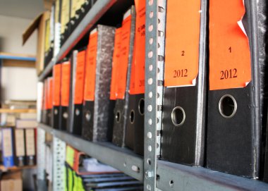 Office arşiv belgeleri ile klasörleri tam 