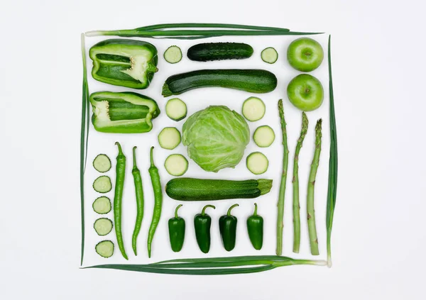 녹색의 계절성 채소, 날 것인 음식, 세계 채식 일 컨셉트와 씨름하는 것을 볼 수있습니다. 다양 한 채식 재료. 로열티 프리 스톡 사진
