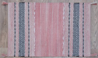 Yüksek çözünürlüklü el dokuması kilim ve halı motifleri ve renkleri