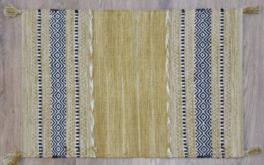 Yüksek çözünürlüklü el dokuması kilim ve halı motifleri ve renkleri