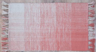 Yüksek çözünürlüklü el dokuması kilim ve halı motifleri ve renkleri