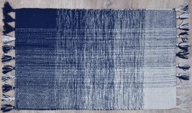 Yüksek çözünürlüklü el dokuması kilim ve halı motifleri ve renkleri