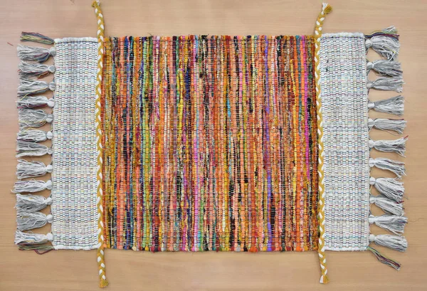 Yüksek çözünürlüklü el dokuması kilim ve halı motifleri ve renkleri