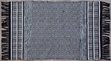 Yüksek çözünürlüklü el dokuması kilim ve halı motifleri ve renkleri