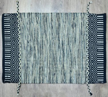 Yüksek çözünürlüklü el dokuması kilim ve halı motifleri ve renkleri