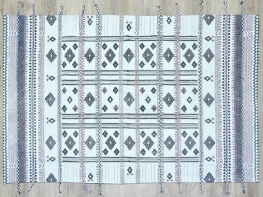 Yüksek çözünürlüklü orijinal el dokuması kilim ve halı motifleri ve renkleri