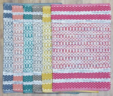 Yüksek çözünürlüklü orijinal el dokuması kilim ve halı motifleri ve renkleri