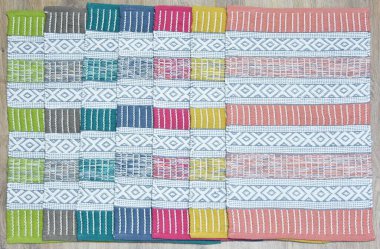 Yüksek çözünürlüklü orijinal el dokuması kilim ve halı motifleri ve renkleri