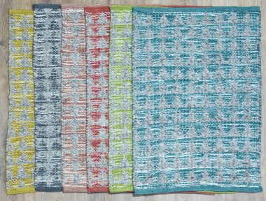 Yüksek çözünürlüklü orijinal el dokuması kilim ve halı motifleri ve renkleri